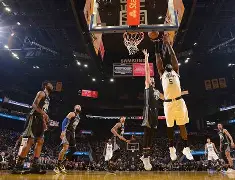 官网入口直达-金州勇士迎意甲关键赛；今夜状态回暖；球迷炸锅；轮换策略成焦点(金州勇士精彩的比赛)