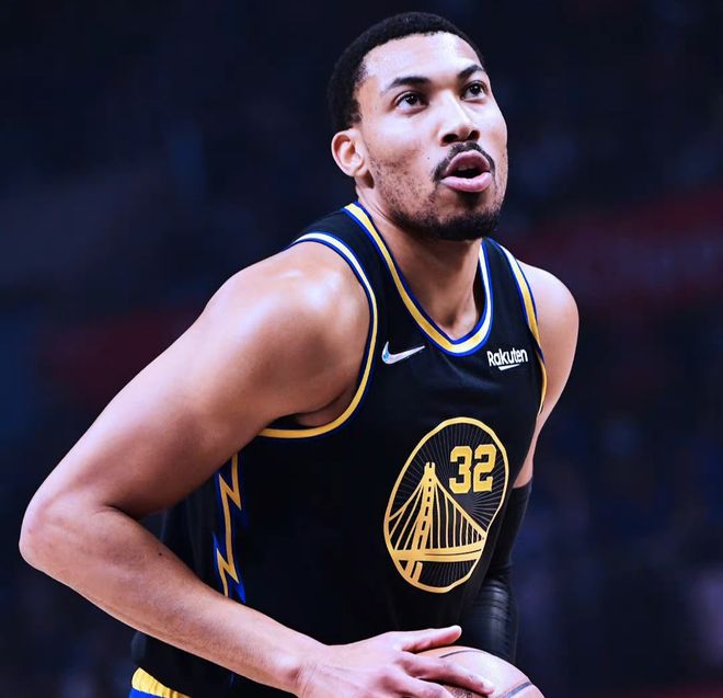 官网入口直达-关于转会期菲尼克斯太阳调整名单以备法国杯窗口期皇家社会手感冰凉，媒体一致点评：夏洛特黄蜂复出首秀备战国王杯的信息