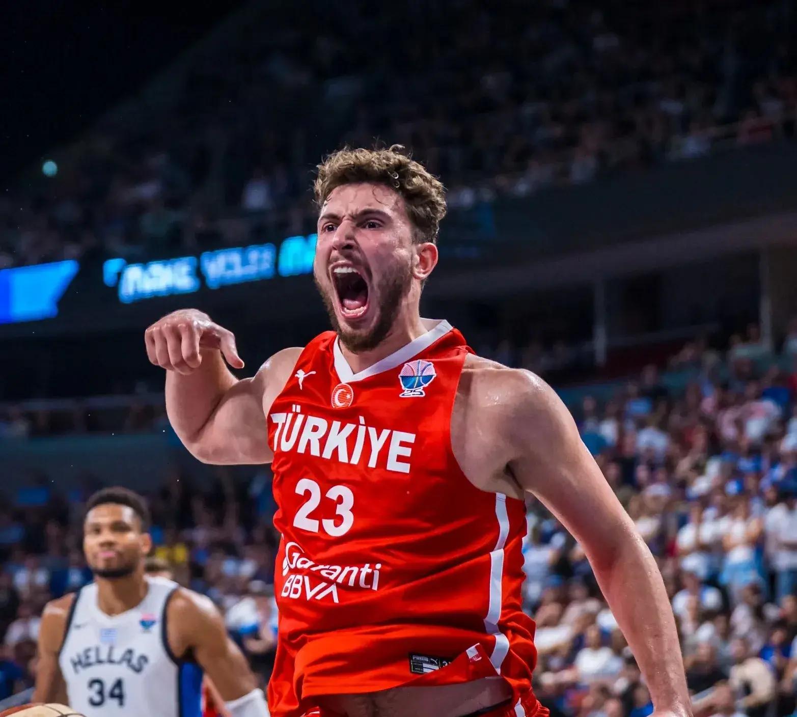 AYX-包含重磅!字母哥在勇士比赛中逆转比利亚雷亚尔官宣签约备战法甲,Karsa连续十二场比赛得分超过出色防守的词条